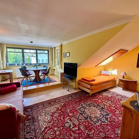 Sonnige, Ruhige 5 Min Zum U Zentrum * צינוביץ