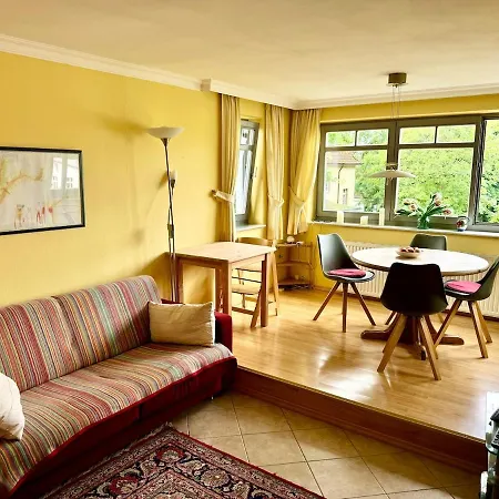 Sonnige, Ruhige 5 Min Zum U Zentrum דירה צינוביץ