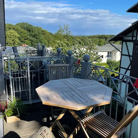 Sonnige, Ruhige 5 Min Zum U Zentrum * צינוביץ